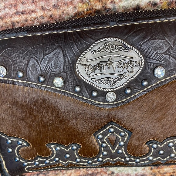 Trinity Ranch Brown Cow Hide Leather Gem Detail Wallet - Picture 5 of 5